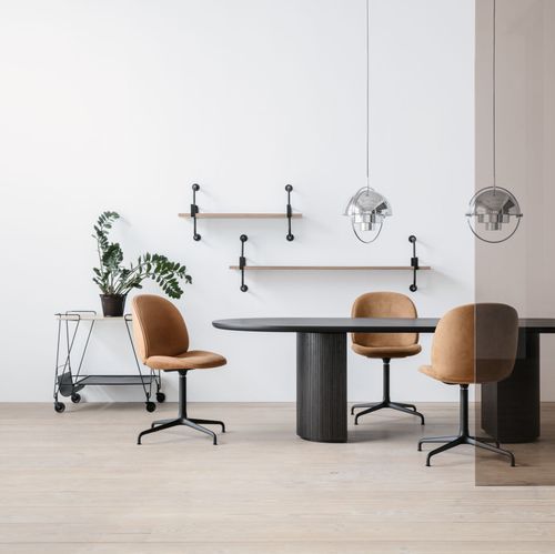 Moon Dining table by Gubi
