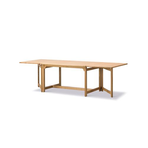 BM71 Library Table by Fredericia