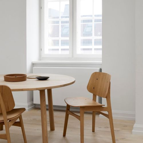Taro Dining Table Ø140 by Fredericia