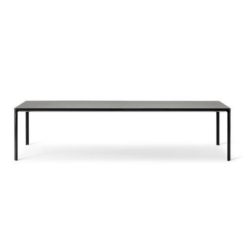 Mesa Table 300 by Fredericia