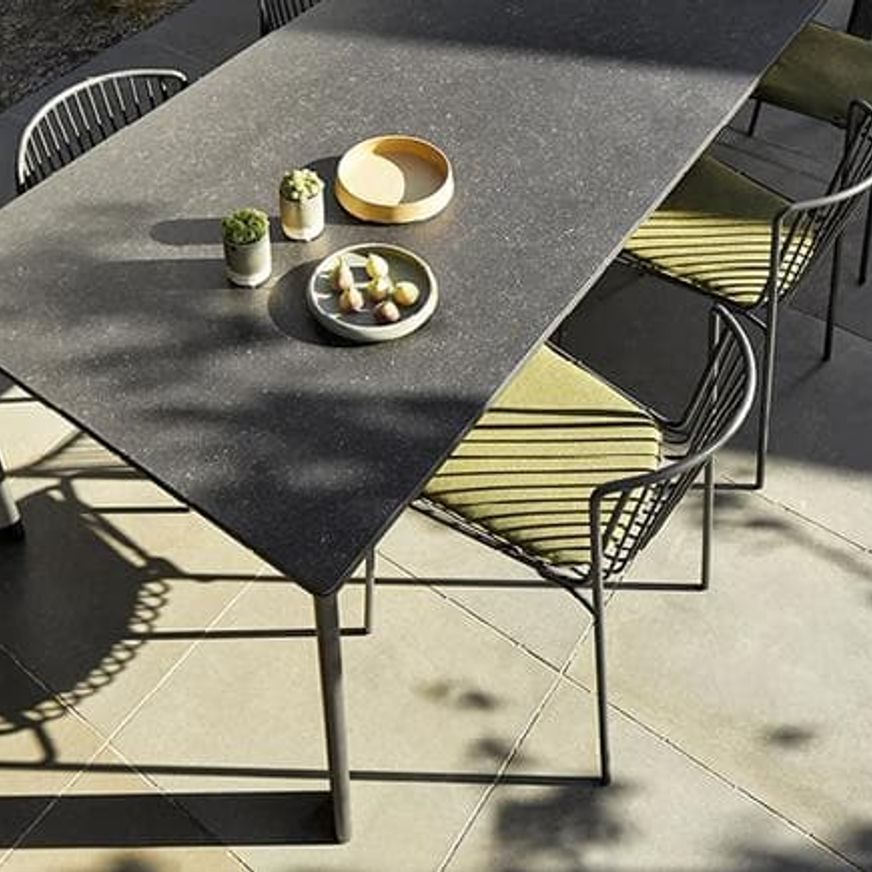 Addis | Ceramic Table