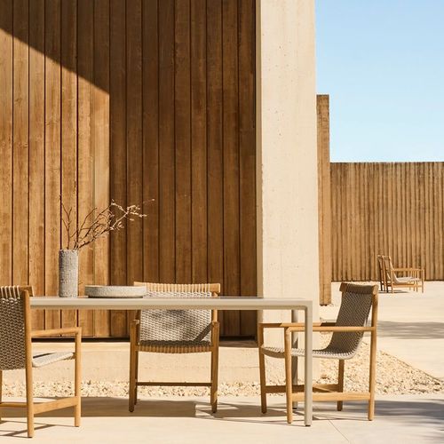 Amanu | Table