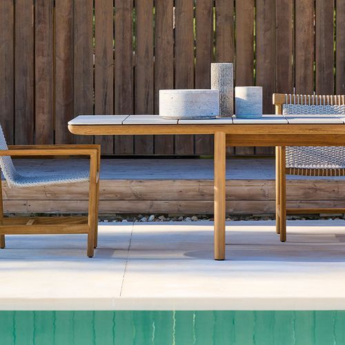 Amanu | Table