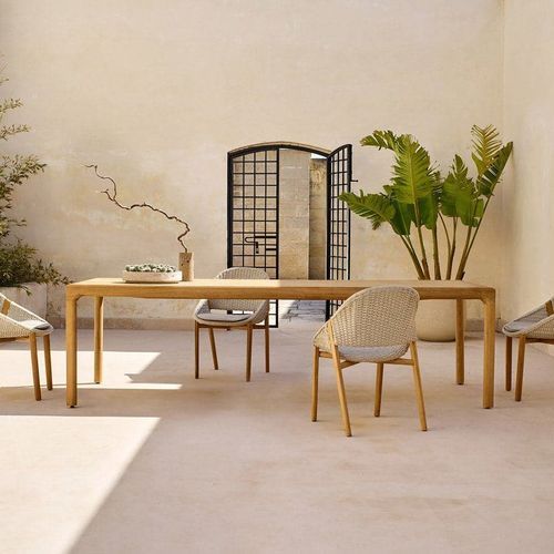 Illum | Teak Table