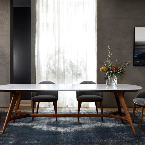 Johanna | Elliptical Table