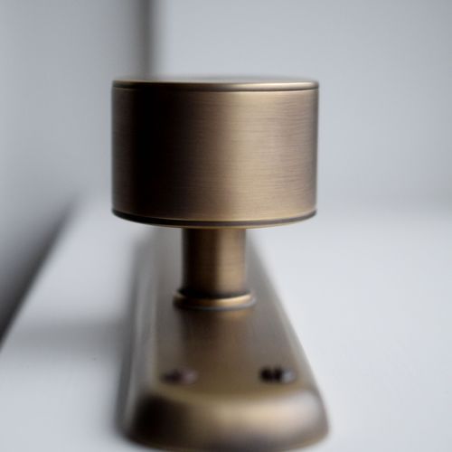 TS S2900 STACKED BARREL SOLID DOOR KNOB