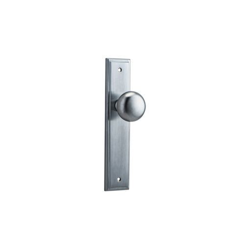 Cambridge Door Knob Stepped Backplate