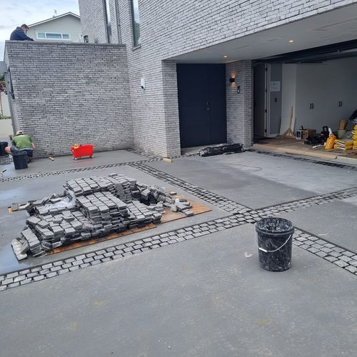 Flamed Granite Cobbles on Mesh