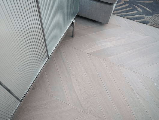 HW16601C Alabastro Chevron Character Grade