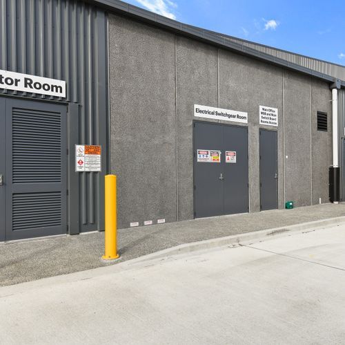 CL5 Commerical Louvre Door