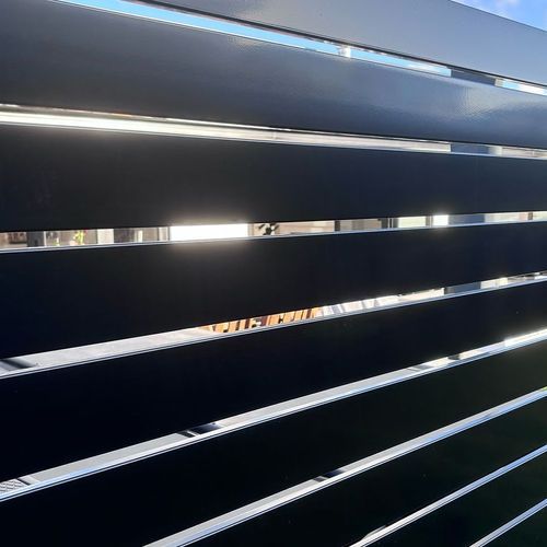 Mako Horizontal Slat Fence