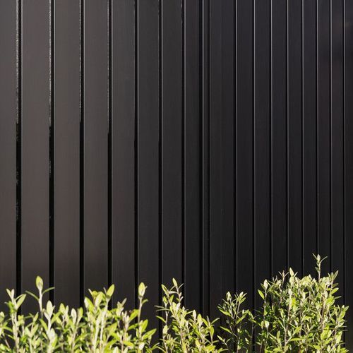 Mako Vertical Slat Fence