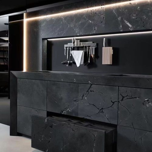 Natural Stone Slabs | Black Q Quartzite