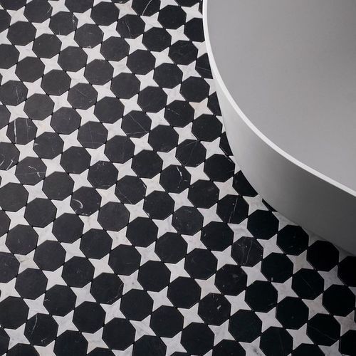 Labyrinth Transition Carrara & Nero Marble By Steve Cordony