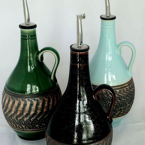 Oil Bottles with Chattering