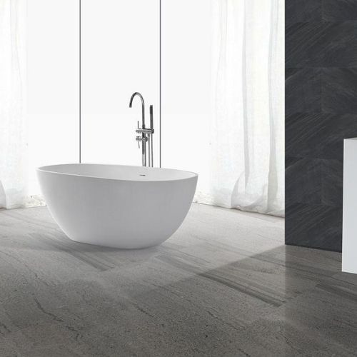 B008 Oval Shaped Hugi Bath 1640MM