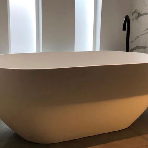 Bella Bathtub by Pietra Bianca