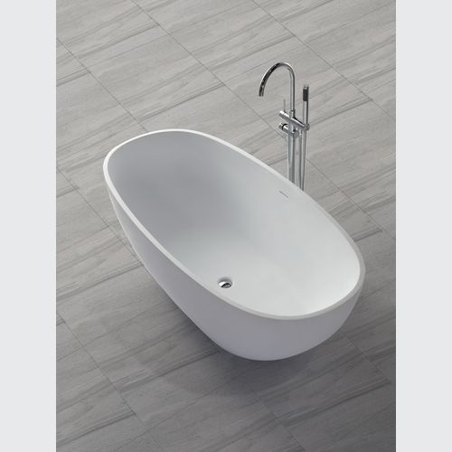 B008 Oval Shaped Hugi Bath 1640MM