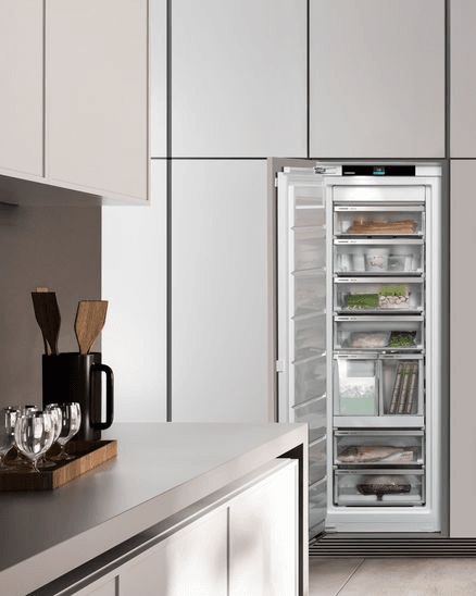 SIFNh5188 Peak Integrated Freezer with IceTower