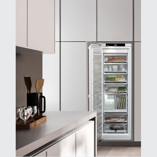 SIFNh5188 Peak Integrated Freezer with IceTower