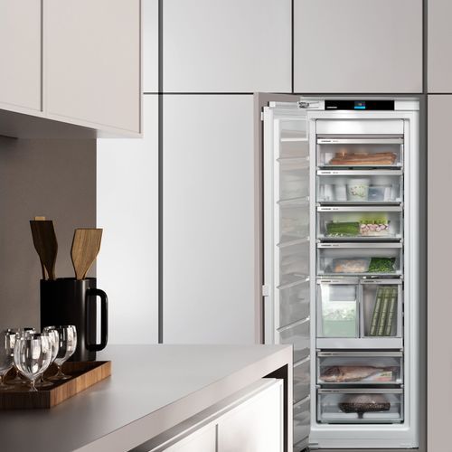 SIFNh5188 Peak Integrated Freezer with IceTower