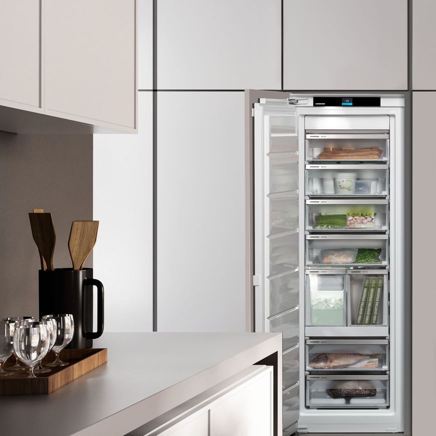 SIFNh5188 Peak Integrated Freezer with IceTower