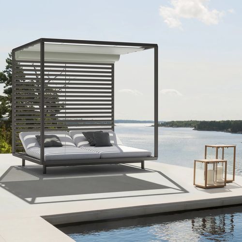 Pavilion Daybed