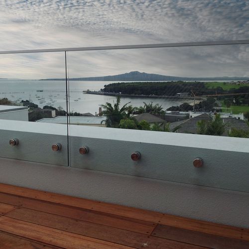 Edgetec® Single Disc Glass Balustrade