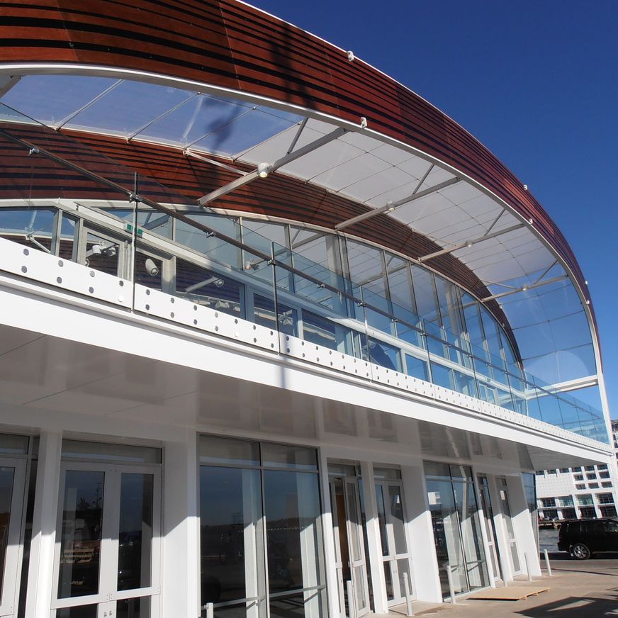Artemis™ | Disc and Post Glass Balustrade