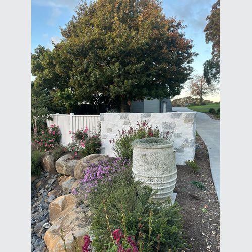 Hera 4 Handle Urn