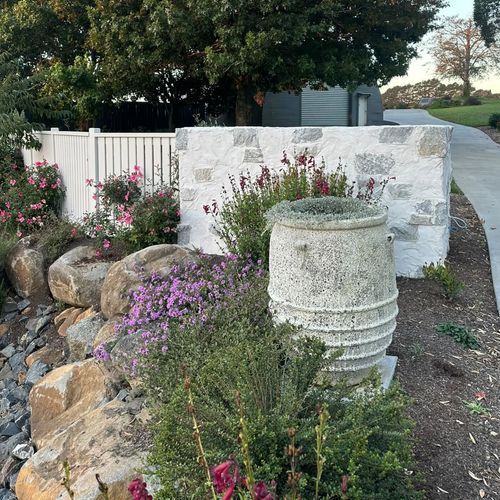 Hera 4 Handle Urn