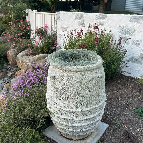 Hera 4 Handle Urn