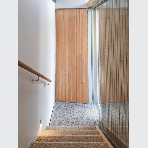 Internal Pivot Hinge 100 Swing Door