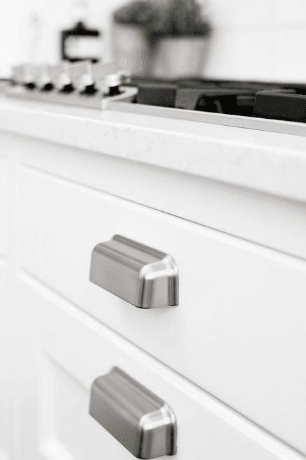 Furnipart Port Handle