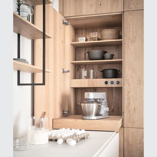 Bossa Oak Wood Veneer Kitchen Cabinetry