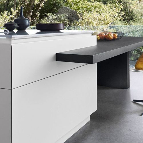 Classic FS Lacquered Kitchen Cabinetry