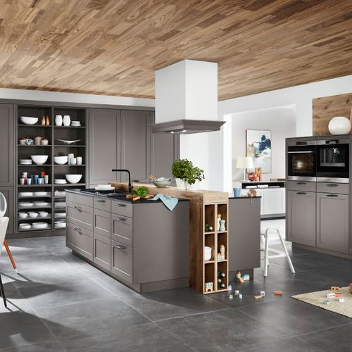 Nordic Traditional Lacquered Kitchen Cabinetry