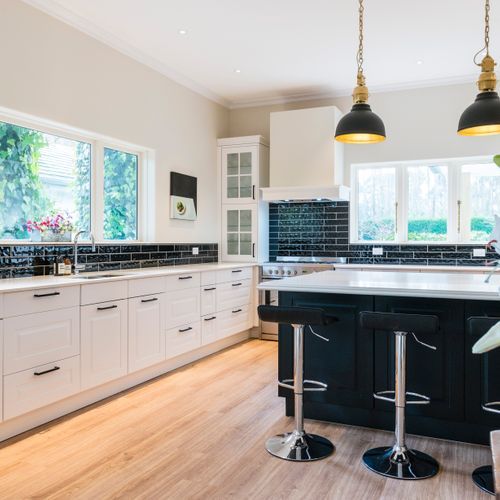 Sylt Traditional Lacquered Kitchen Cabinetry