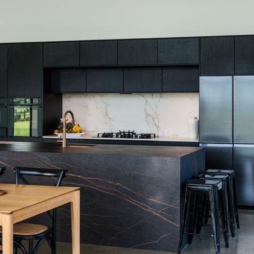 Structura Nero Oak Laminate Cabinetry