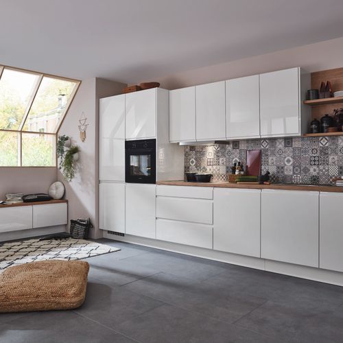 Pura High Gloss Lacquer Kitchen Cabinetry