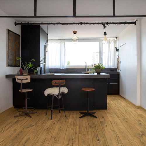 Quick-Step Perspective Nature Cracked Oak Natural Laminate Flooring