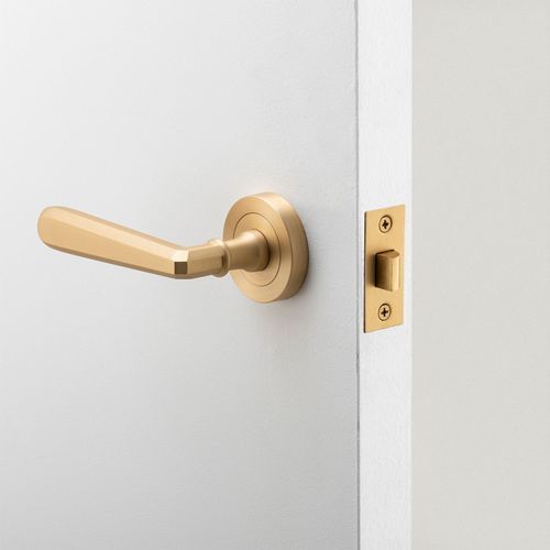 Iver Copenhagen Door Lever Handle on Round Rose