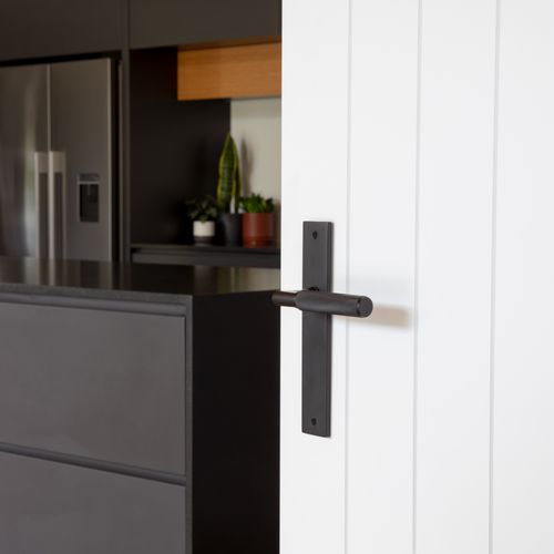 Verge Longplate Handle from the NIDO Collection 