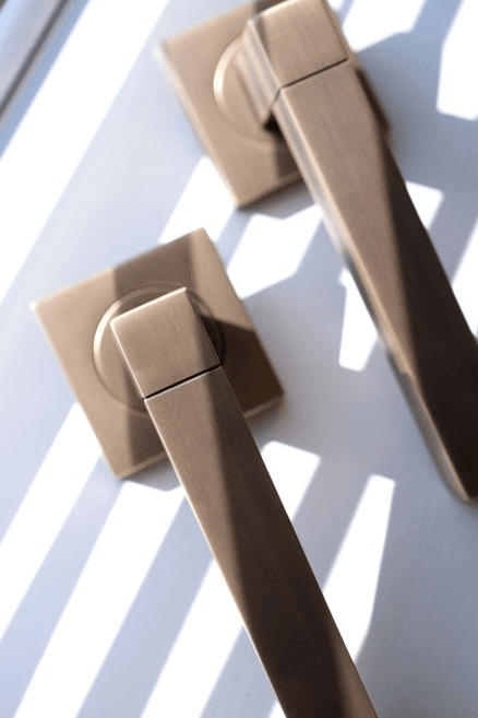 TS S1526 SQUARE SOLID LEVER HANDLE
