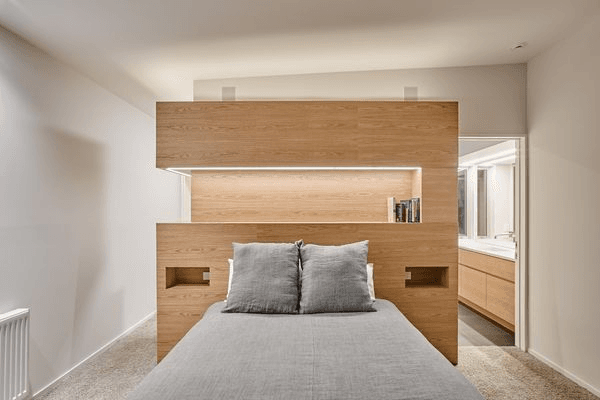 Flat Freddie 14 Linear LED Light