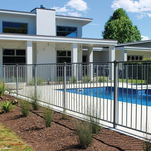 Classic - Tubular Pool Fence