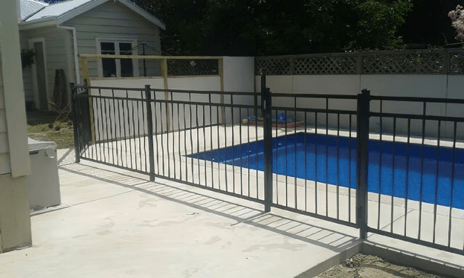 Manor - Tubular Pool Fence