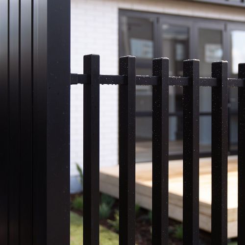 Mako Blade Fence