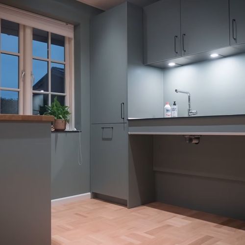Electrical and Manual Height Adjusted Benchtop