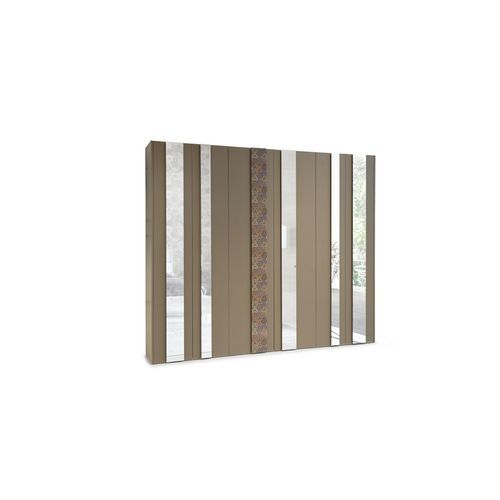 Tiramolla Wardrobe